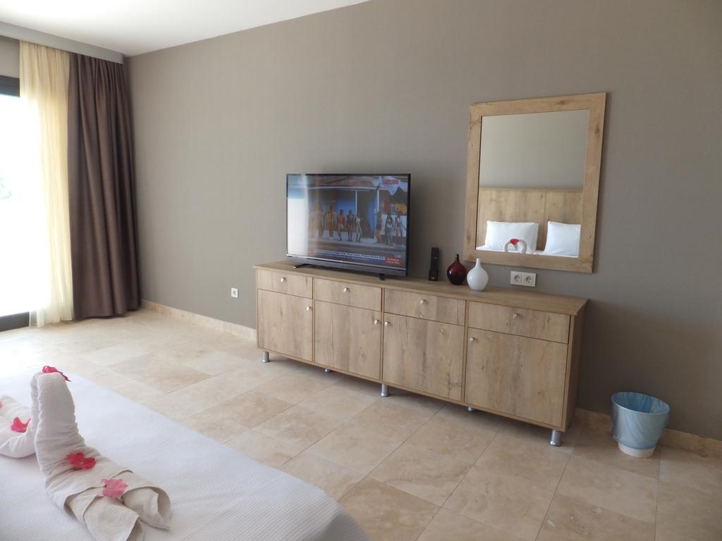 Aytas Hotel Ayvalı Buitenkant foto